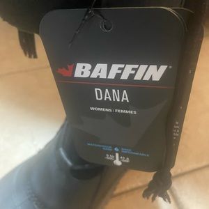 Brand new Baffin women’s Dana boots, size 8